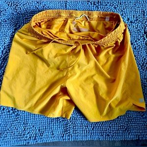 Athletic shorts 🩳 size medium